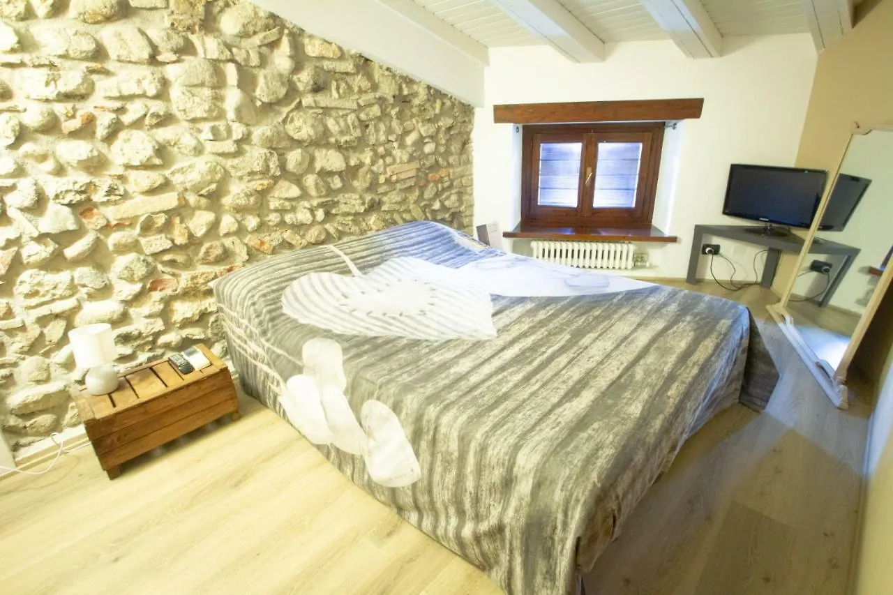 Couette-café Bed and Breakfast Prigioni House à Peschiera del Garda